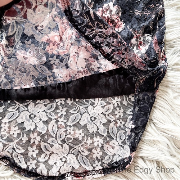 Missguided | Floral Lace Slip Dress - Picture 4 of 8